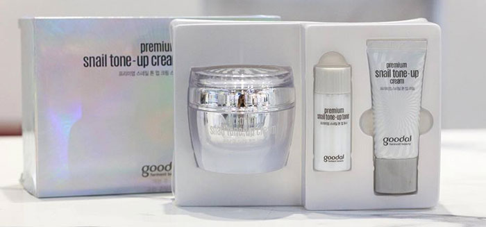 set-kem-duong-oc-sen-goodal-premium-snail-tone-up-cream-5219