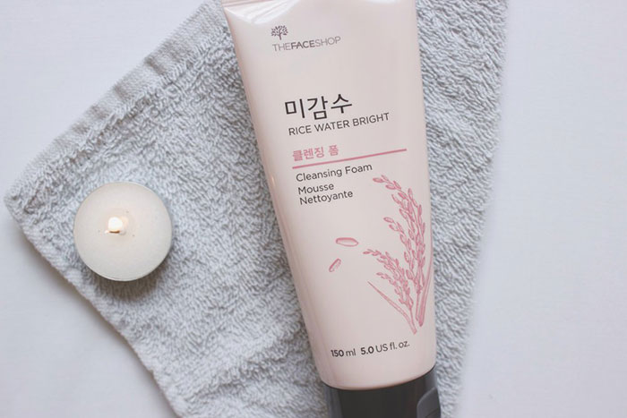 rice-water-bright-cleansing-foam-the-face-shop-sua-rua-mat-gao-3526