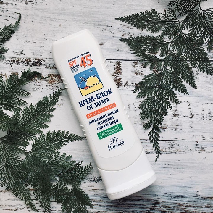 Kem Chống Nắng Se Khít Lỗ Chân Lông Natural Sun Eco Photogenic Sun Blur SPF50 Plus PA
