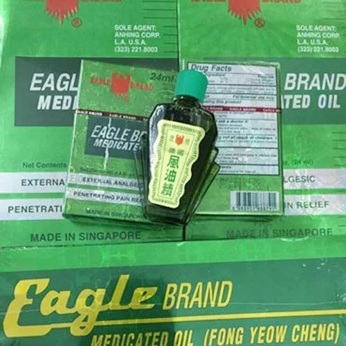 Dầu Gió Xanh 2 Nắp Singapore Eagle Brand