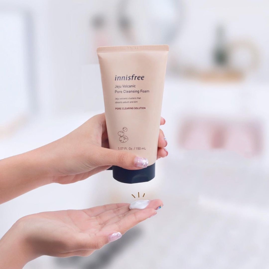 Innisfree Jeju Volcanic Pore Cleansing Foam Sữa Rửa Mặt Đặc Trị Mụn